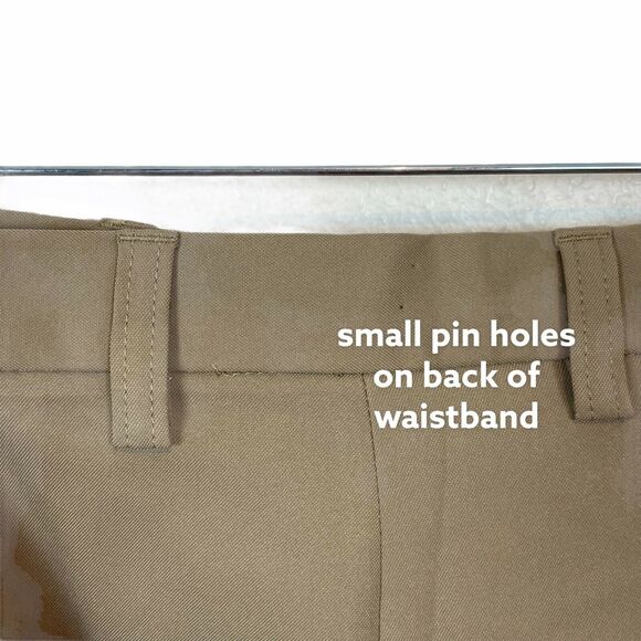 Haggar Chino Shorts Men's Khaki Cool 18 Pro Gabardine Flat Front Casual sz 52 W - Picture 6 of 16